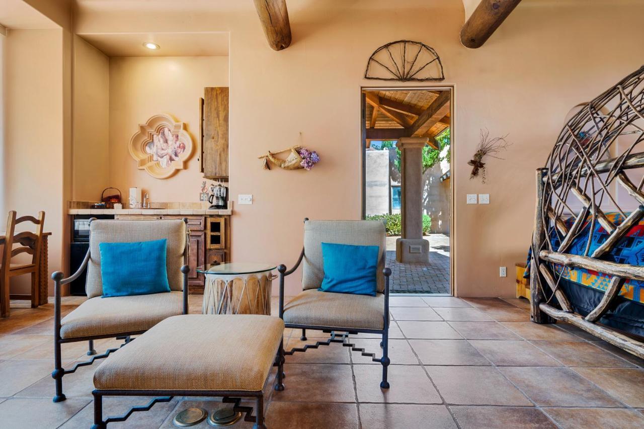 Aparthotel Adobe Village Purple Lizard Sedona